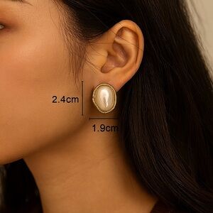 Elegant Gold and Cream Pearl Stud Earrings